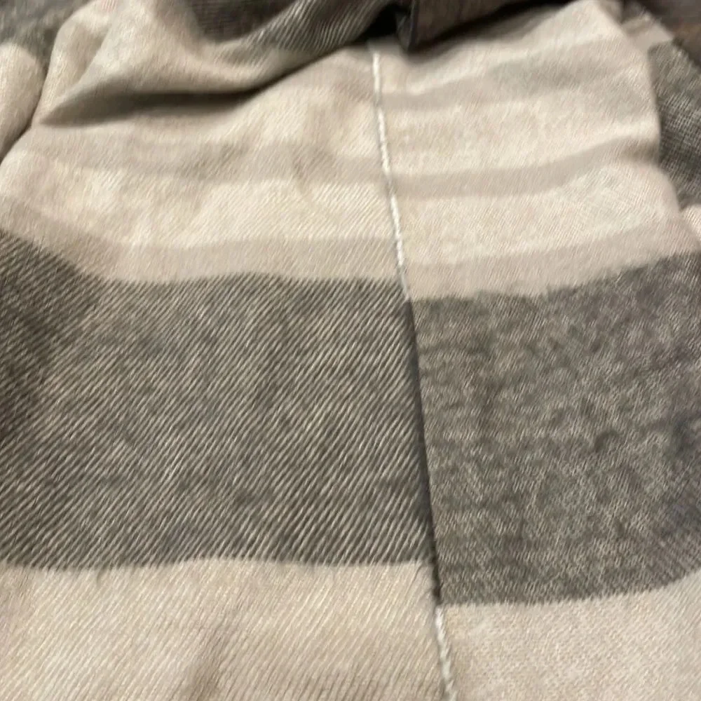 Collectioneighteen cream and gray striped woman’s scarf